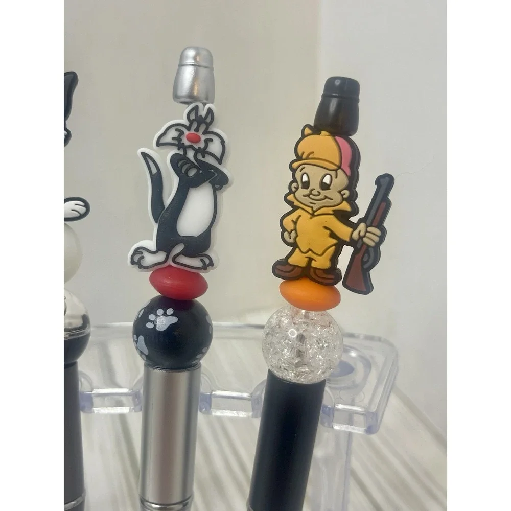 Bugs Bunny And Friends 5 Piece Beadable Pen Set. Black ink.